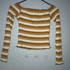 OFF THE SHOULDER TOP FROM BETTER BE